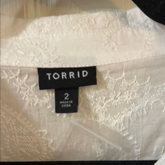 White Textured Button-Up Shirt by Torrid - Picture 2 of 7